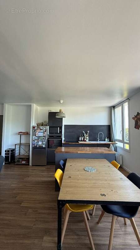 COUP DE CUR  Appartement 4 pièces entièrement rénové, lumineux, avec balcon et parking - photo 7