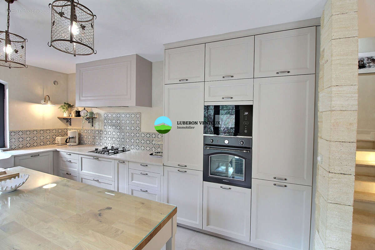 Maison à SAINT-PIERRE-DE-VASSOLS