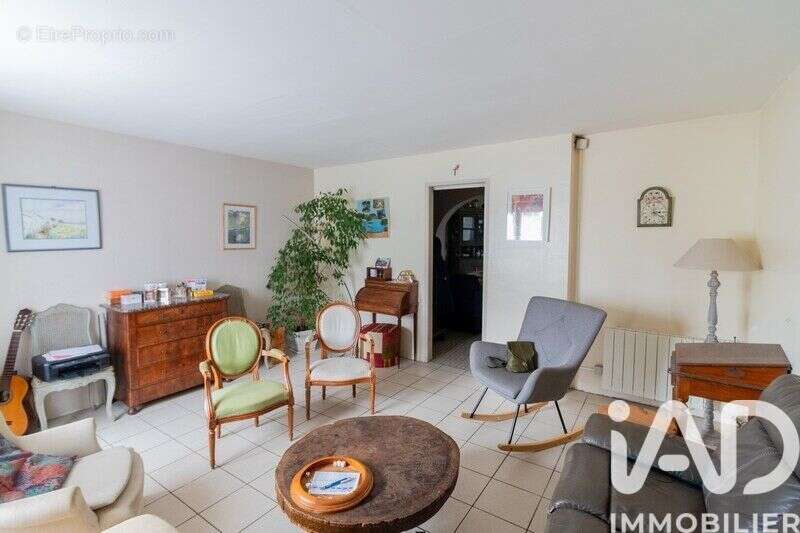 Photo 3 - Maison à MOUZEUIL-SAINT-MARTIN