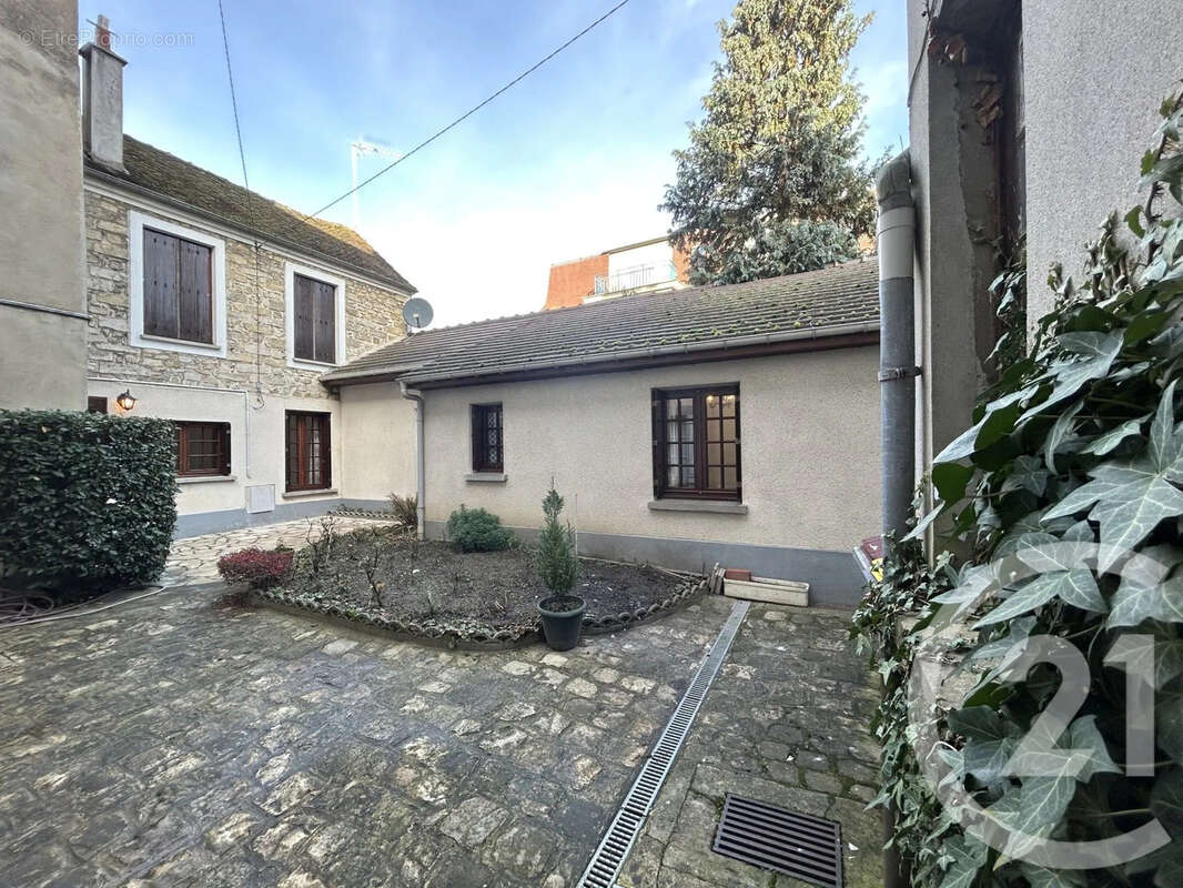 Maison à FONTAINEBLEAU