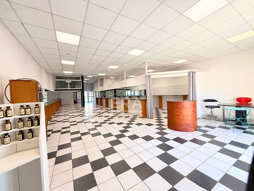 Local commercial 176m² à perpignan - photo 3