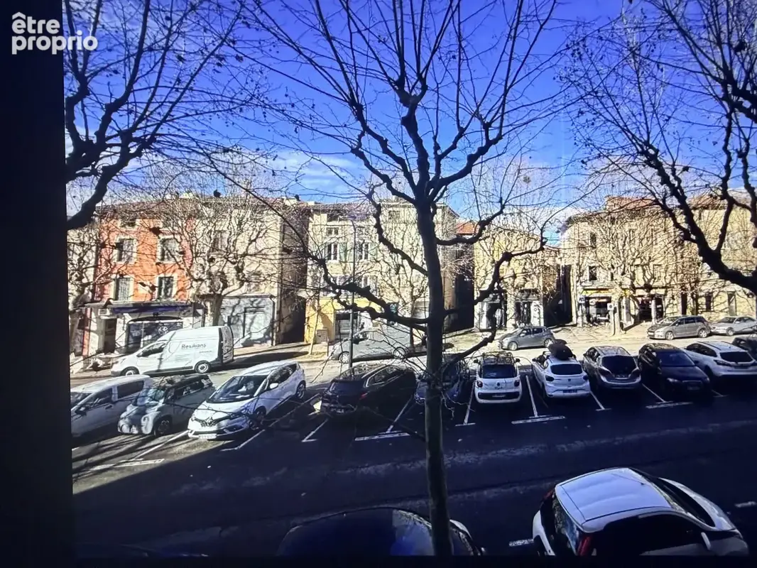 Immeuble entier plein centre de Romans Sur Isère - photo 2
