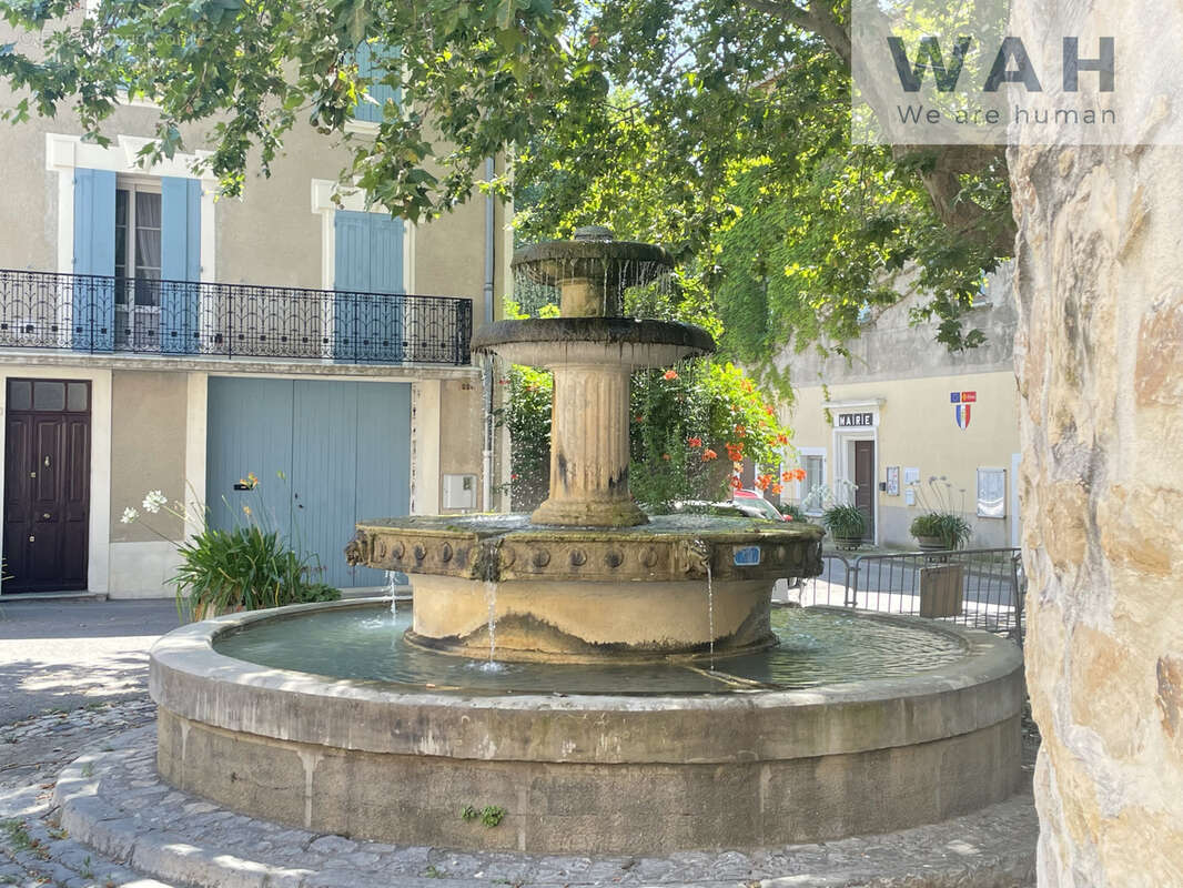 Maison de village renovee tour classee monument historique - p3, 2 ch, dressing, terrasse, garage, clim - photo 5