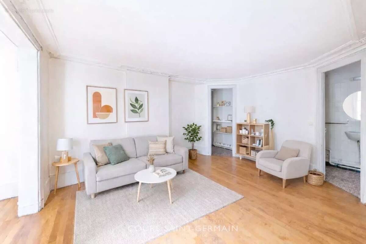 Appartement à PARIS-3E