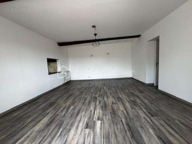 Maison à NANTEUIL-EN-VALLEE