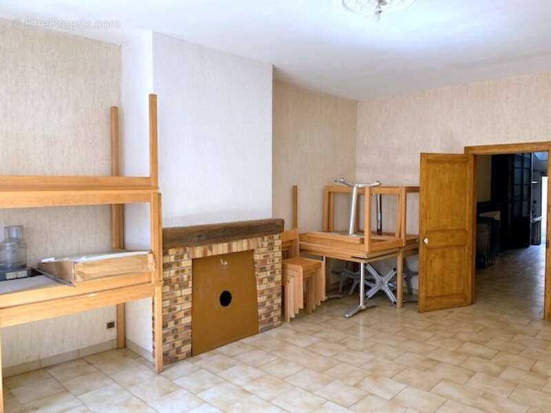 Appartement à VILLENEUVE-L&#039;ARCHEVEQUE