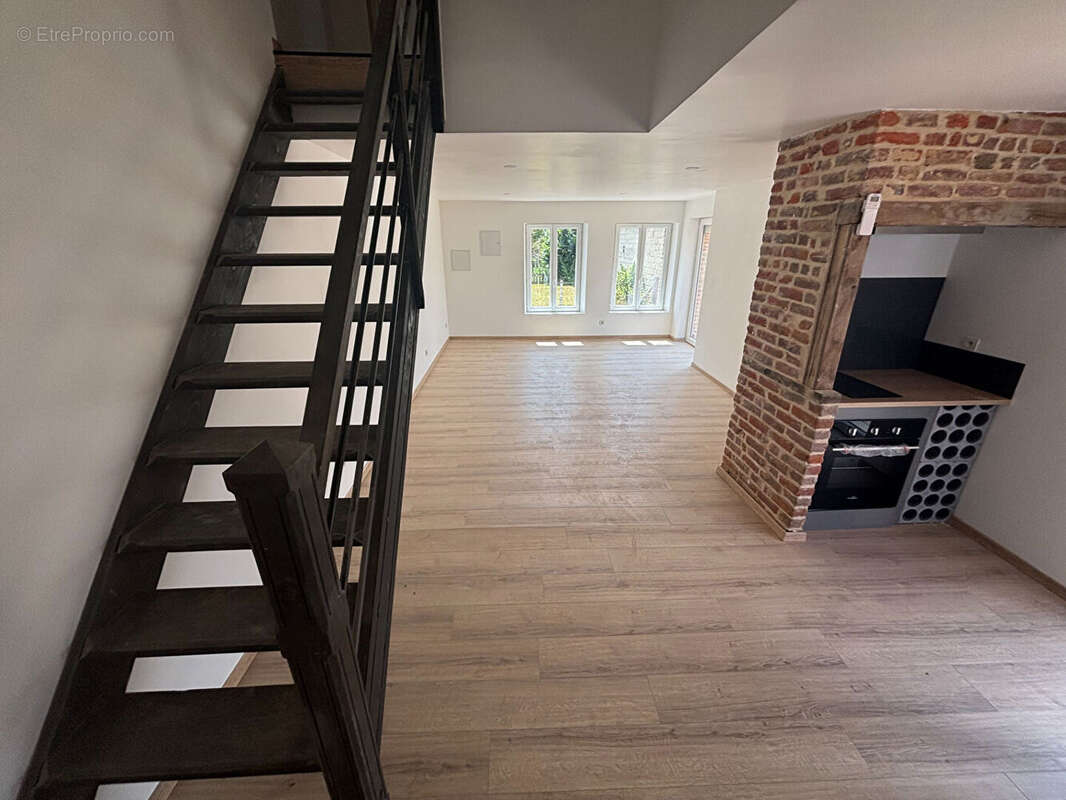 Maison à BOSMONT-SUR-SERRE