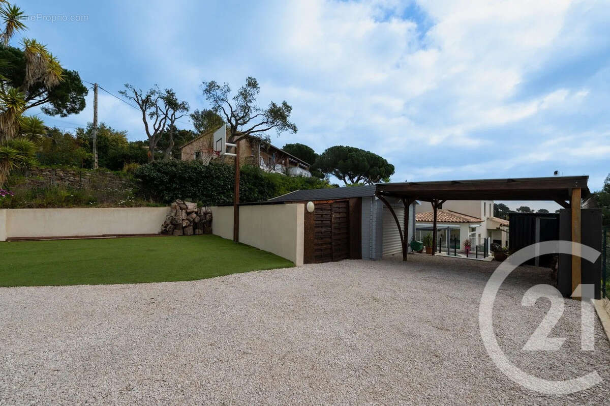 Maison à BORMES-LES-MIMOSAS