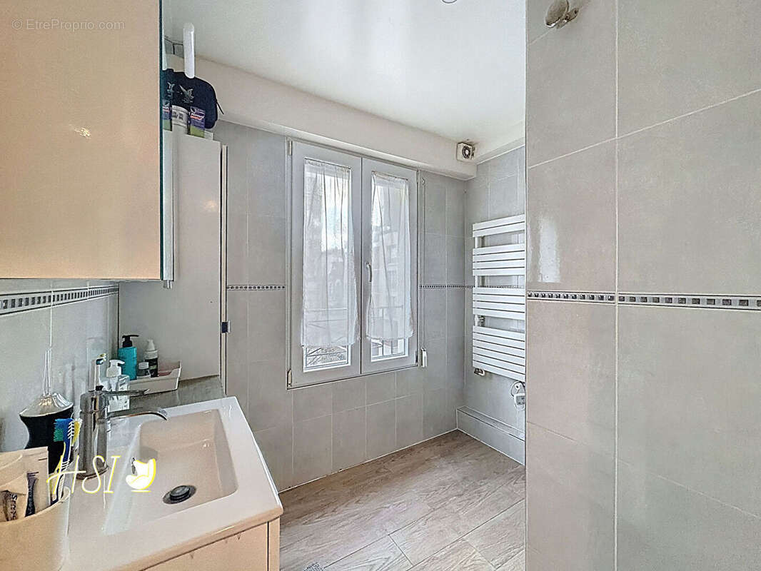 Appartement à LA GARENNE-COLOMBES