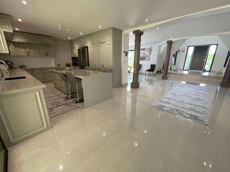 Maison à SAINT-PREST