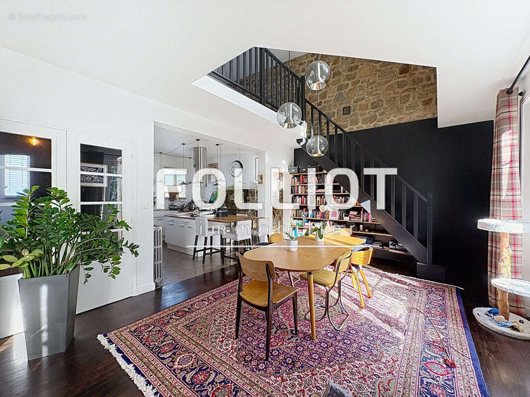 Appartement à FOUGERES