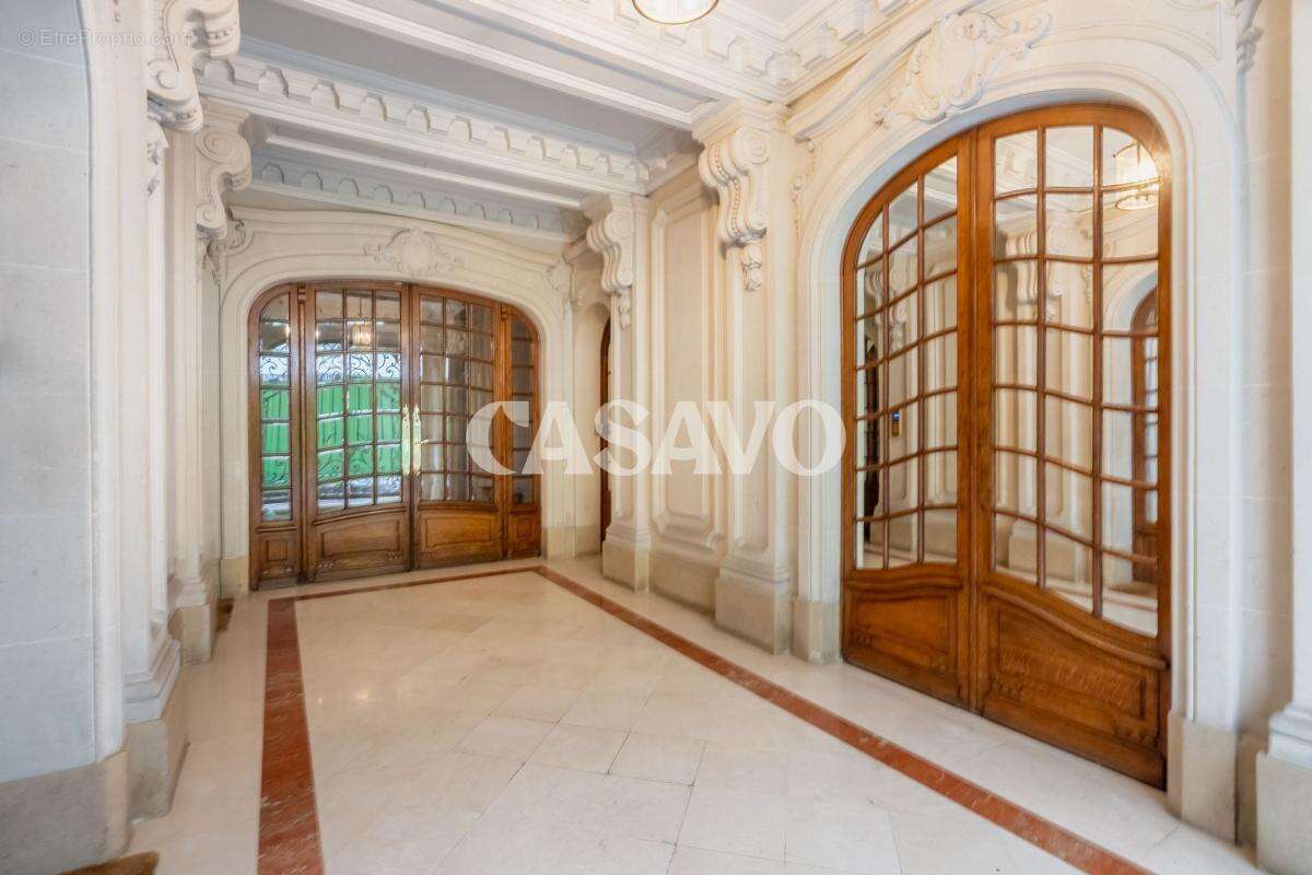 Appartement à PARIS-17E