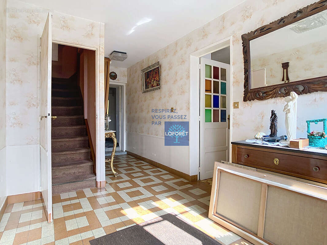 Maison Nogent-Sur-Oise 8 pièce(s) 172.22m2 - photo 3