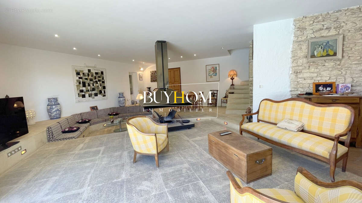 Maison 304 m² à Gordes  - photo 6