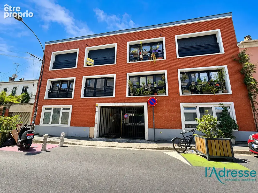 Appartement à LES LILAS