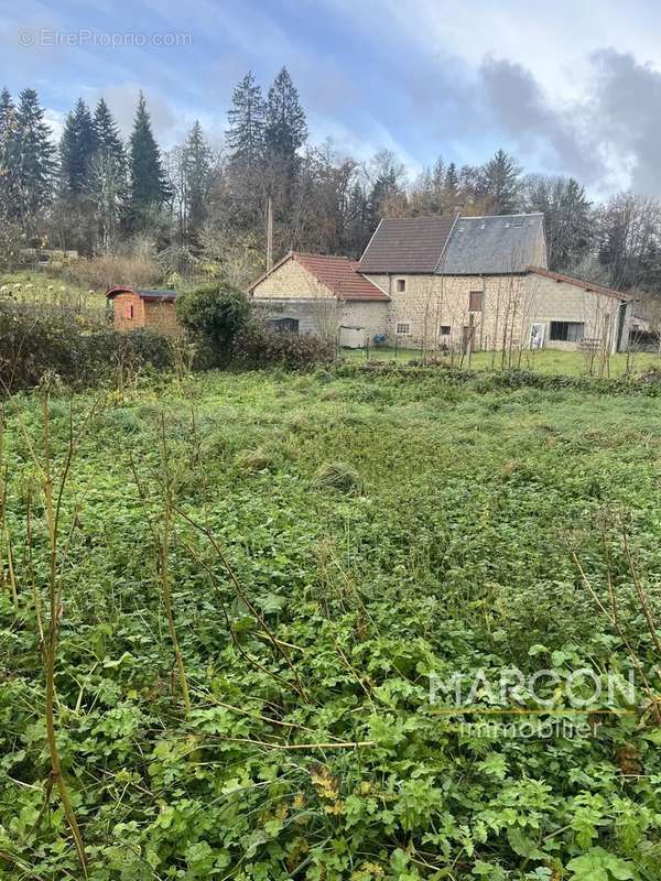 Maison à MOUTIER-ROZEILLE