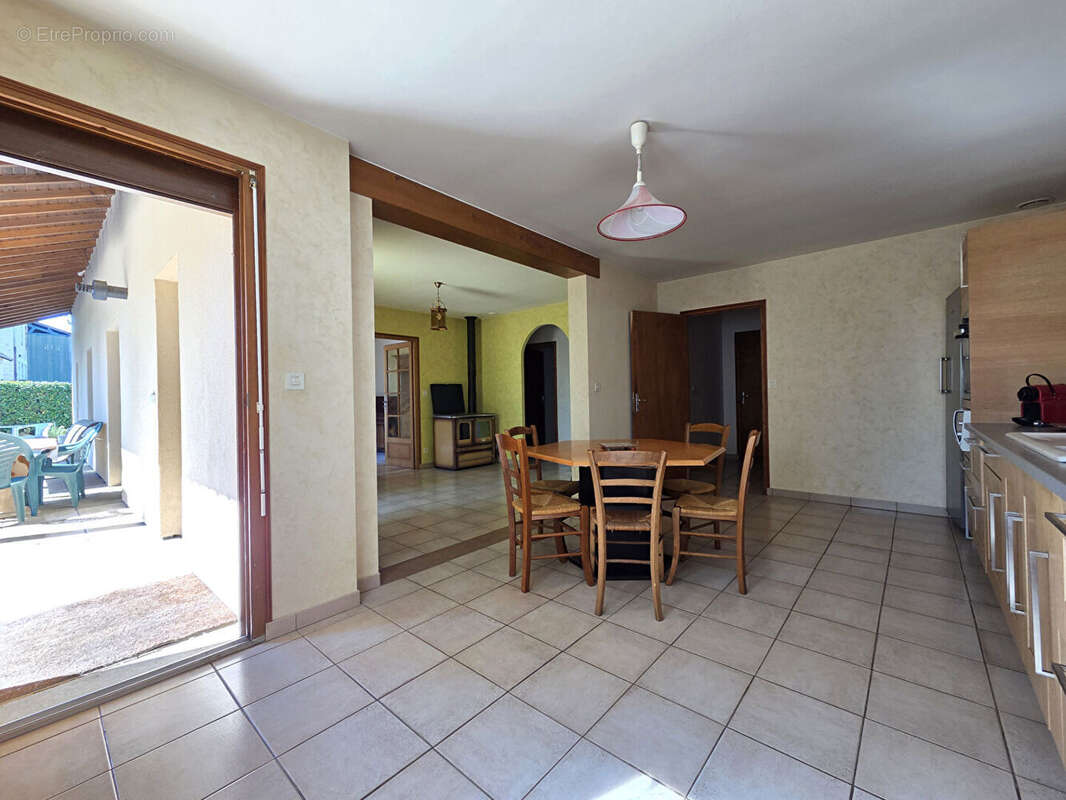 Maison à SAILLENARD