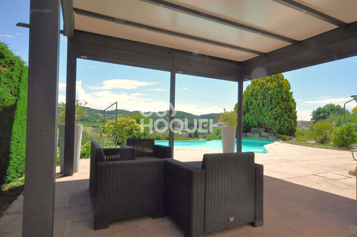 Maison à Saint Martin en Haut de 9 pièces, 165 m2 sur une parcelle de 1004 m². - photo 2