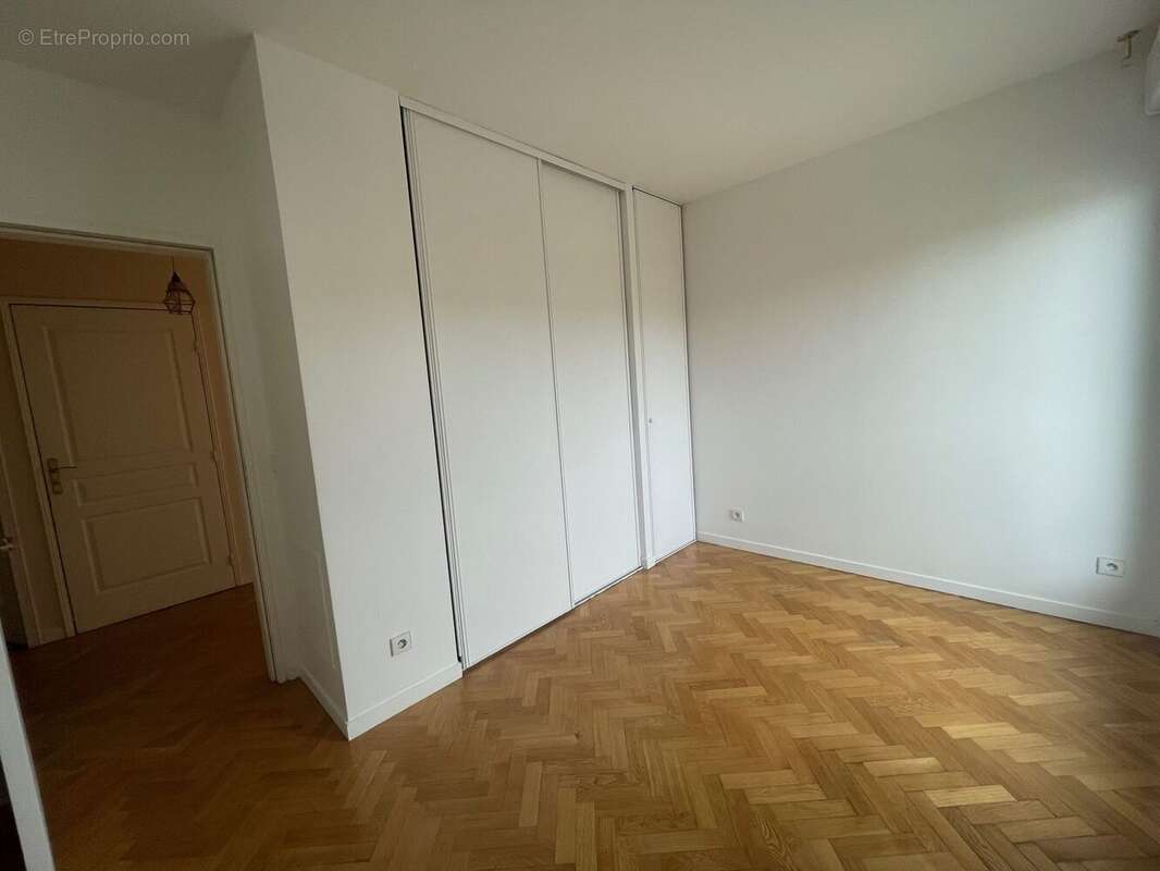 Appartement à LE PLESSIS-ROBINSON
