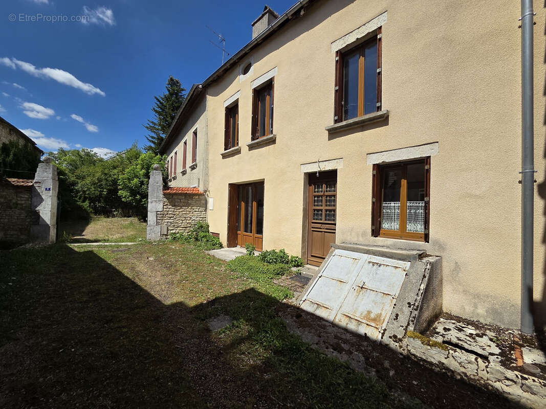 Maison à LOCHES-SUR-OURCE