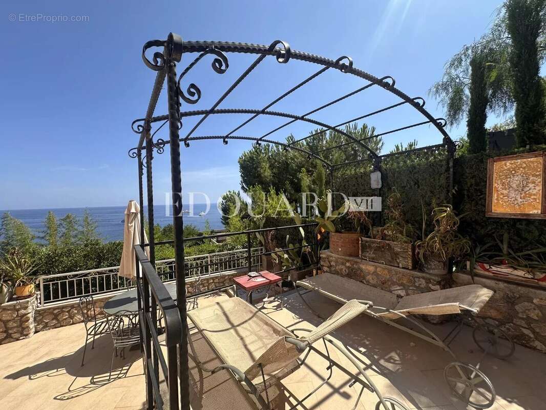 Appartement à ROQUEBRUNE-CAP-MARTIN