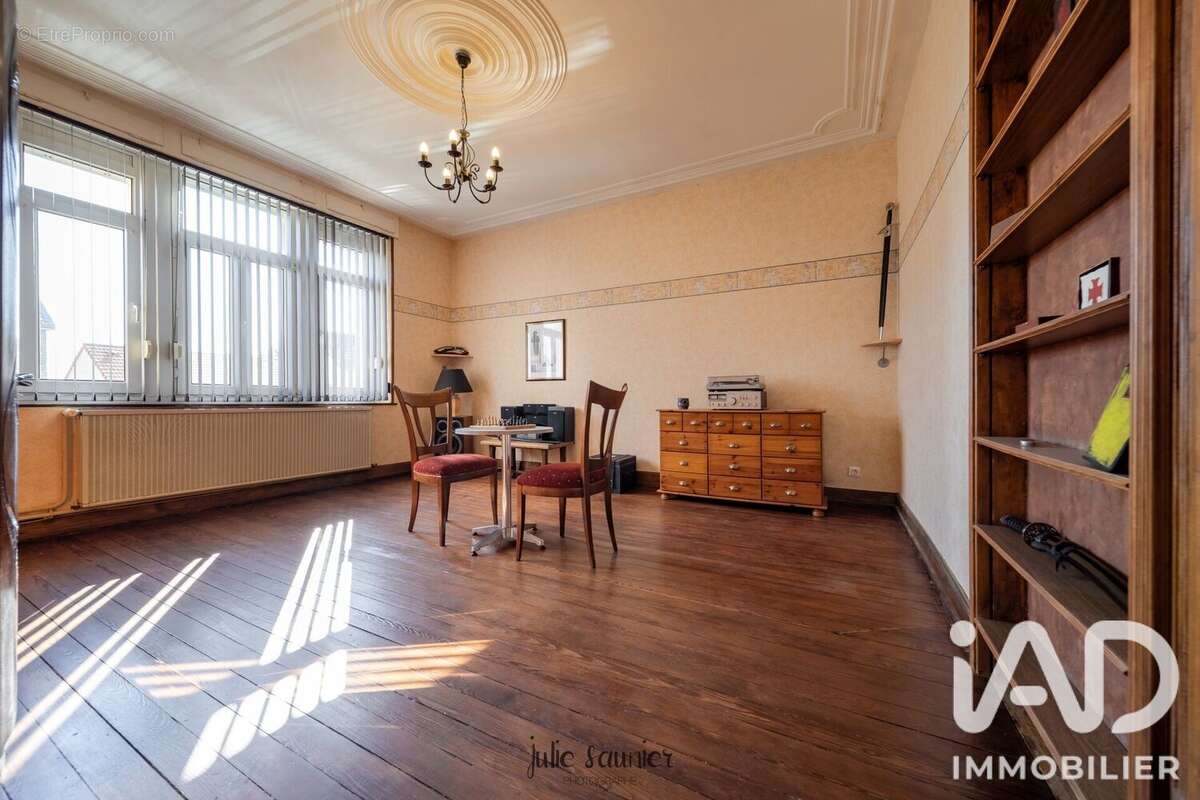 Maison 195 m² à Saint-Privat-La-Montagne  - photo 8