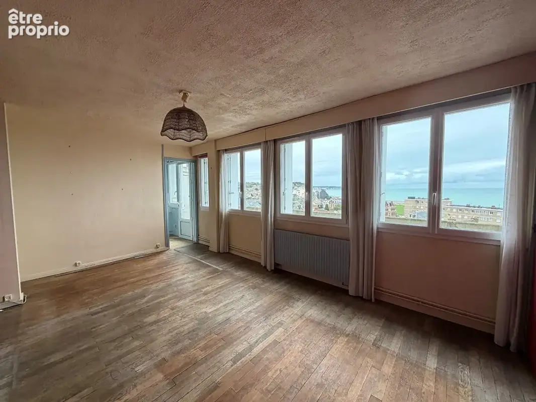 Appartement au dernier étage avec terrasse et vue mer, - photo 5