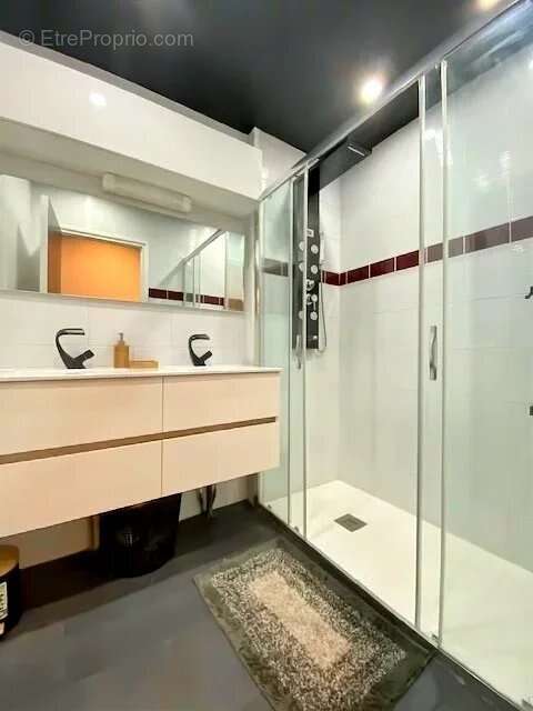 Appartement à SIX-FOURS-LES-PLAGES