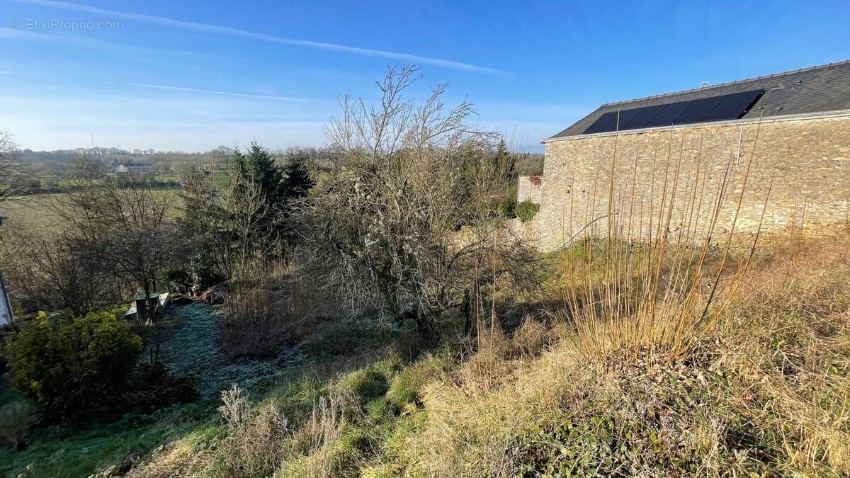 Terrain à MAYENNE