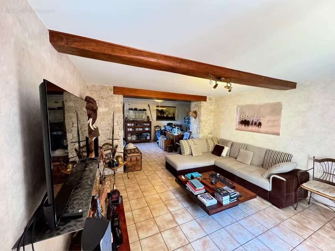 Maison de 150 m² avec 200 m² de dépendances  - photo 6