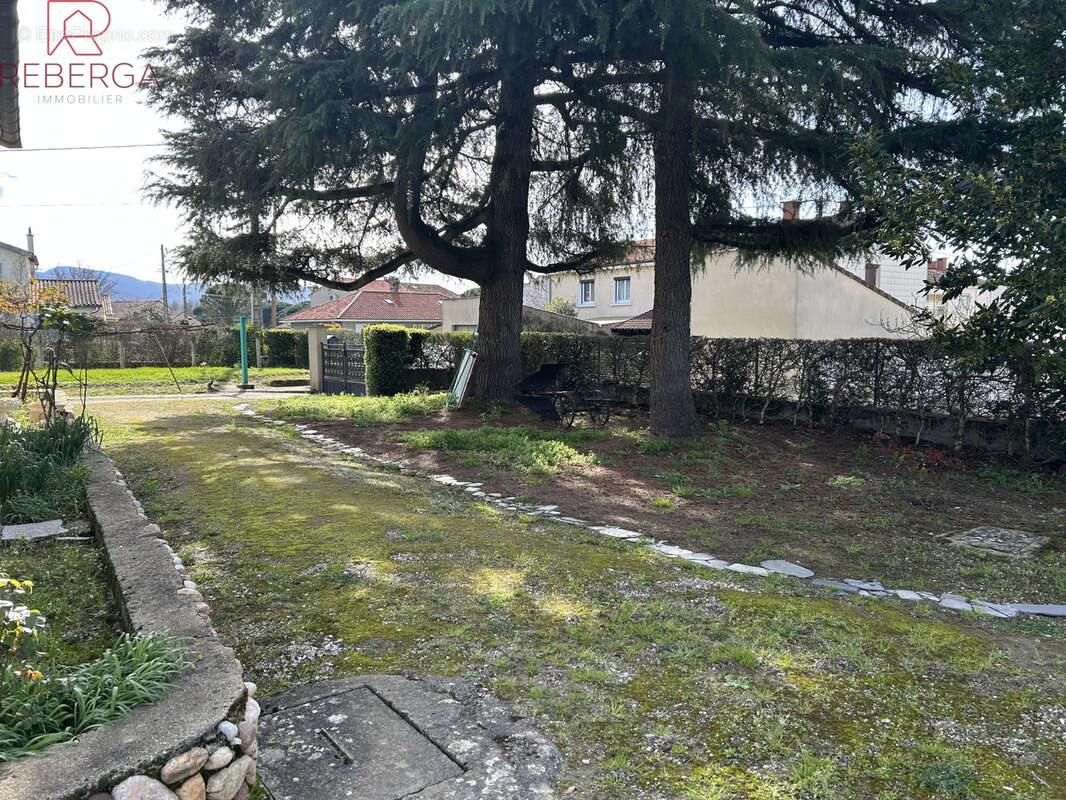 Maison à LABRUGUIERE