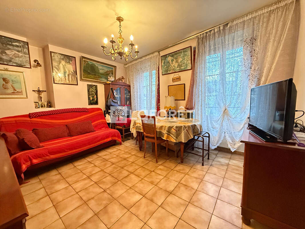 Appartement à PARIS-2E