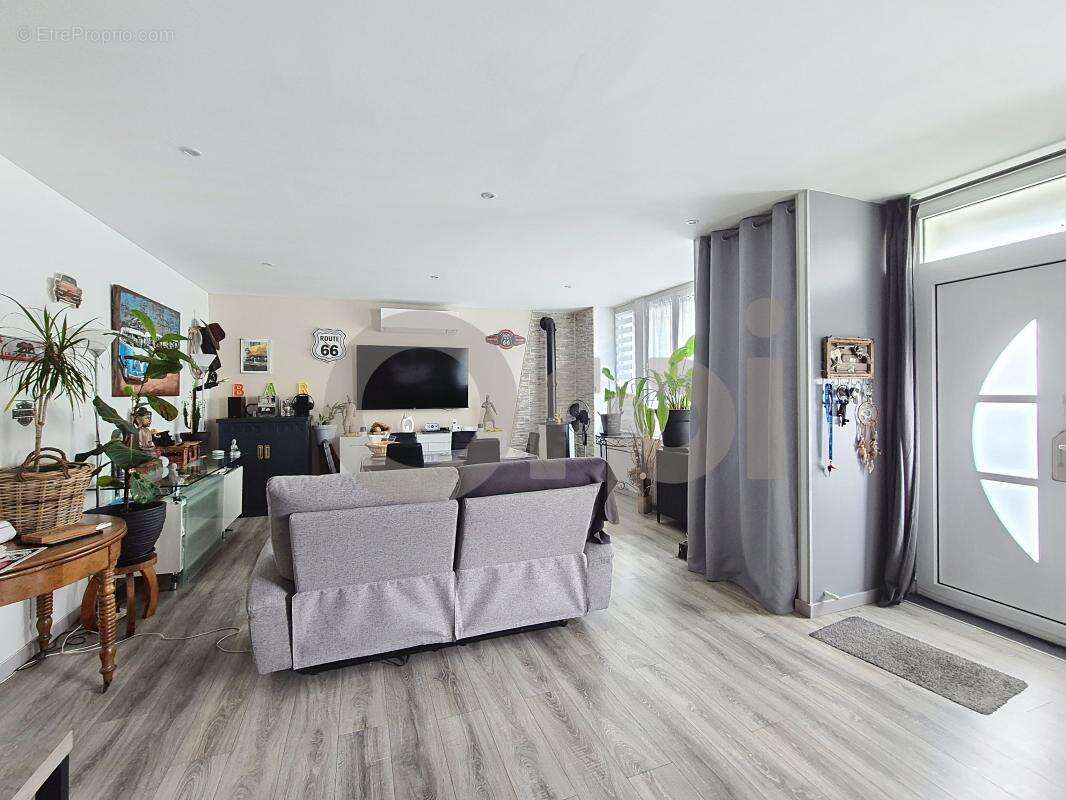 Maison à BEAUREGARD-DE-TERRASSON