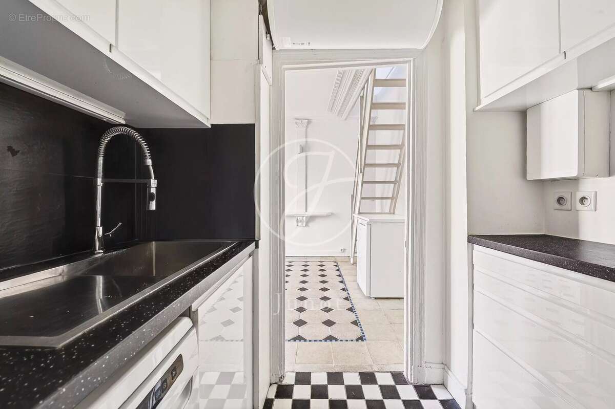 Appartement à PARIS-9E