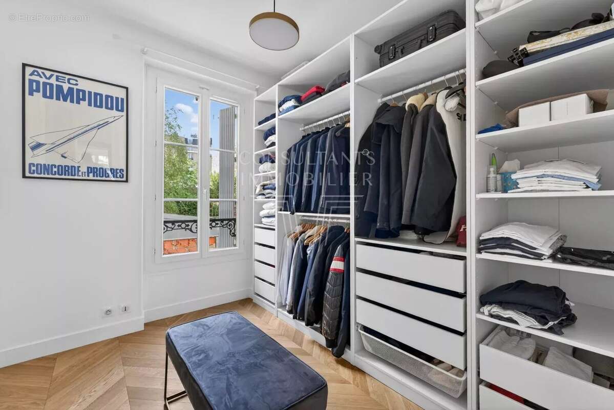 Appartement à PARIS-16E
