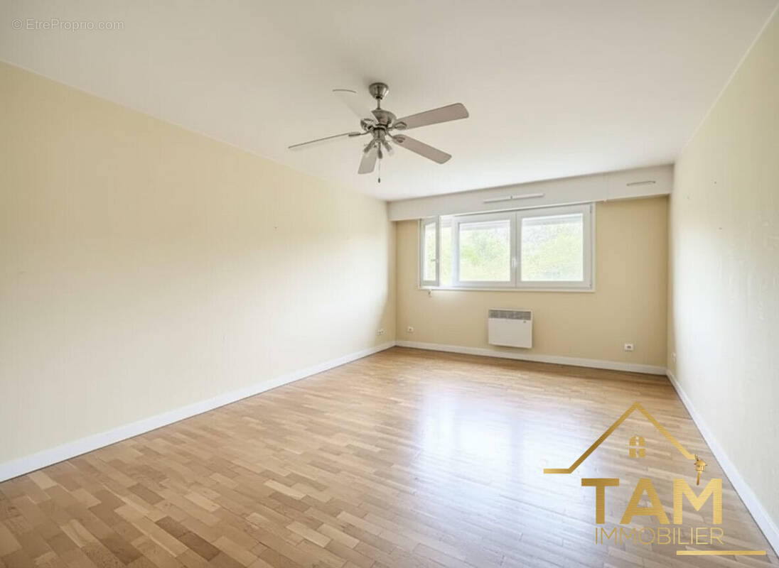 Appartement à SURESNES