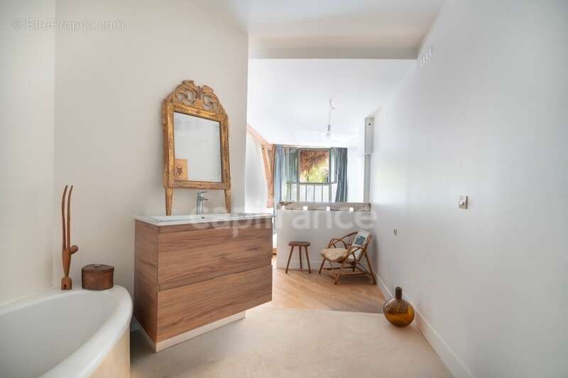 Paris XIème - Quartier Popincourt - Impasse privée - Appartement/Maison esprit loft 98m2 - photo 10