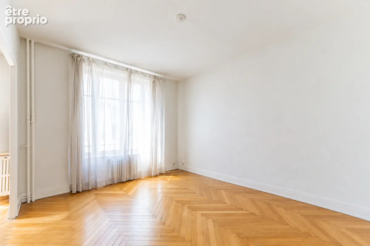 Lyon 7 - Jean Macé  T3 avec fort potentiel - 54 m² - photo 2