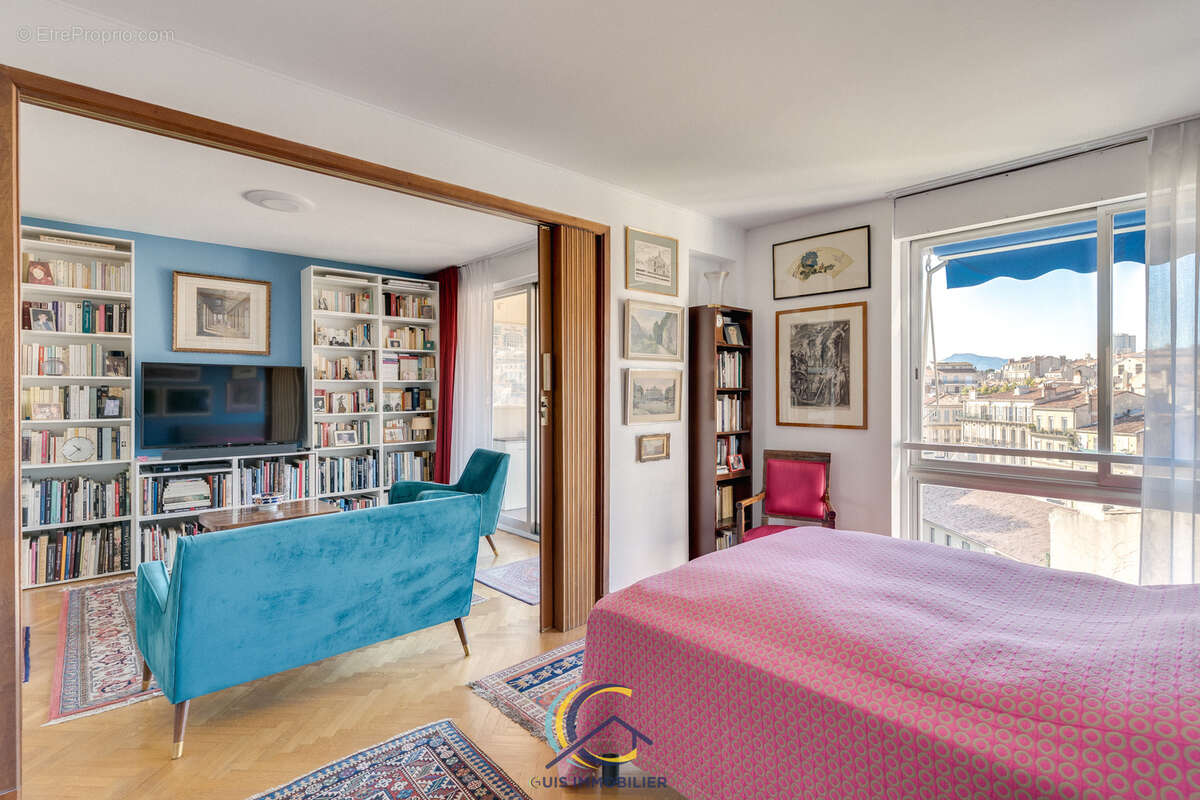 Appartement à MARSEILLE-6E