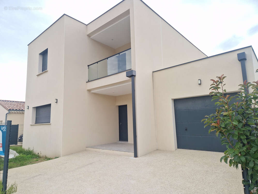 Maison à MONTELIMAR