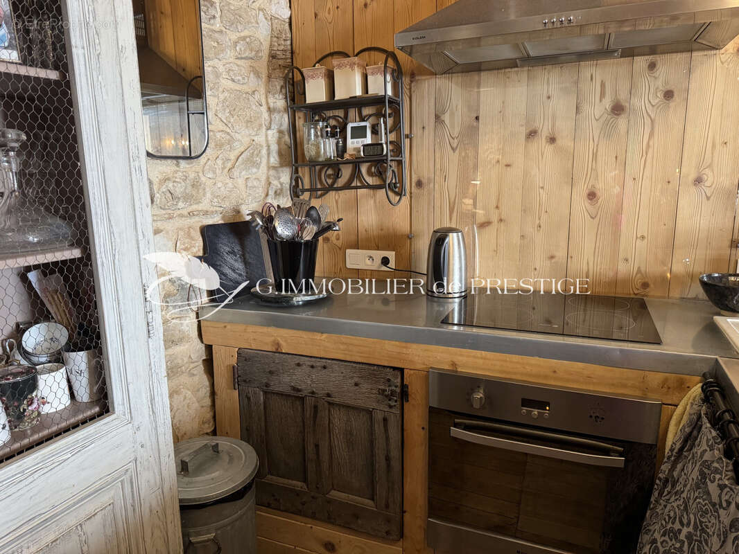 Maison à REVEST-DU-BION