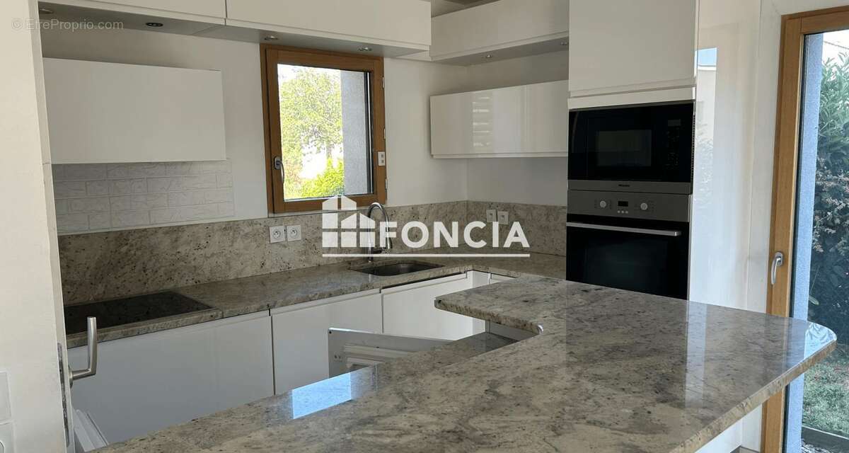 Appartement à PREVESSIN-MOENS