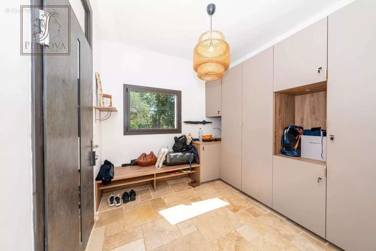 Maison à TOURRETTES-SUR-LOUP