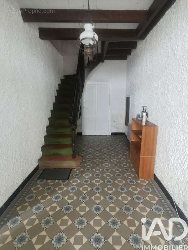 Maison 167 m² à Saint-Genes-De-Blaye  - photo 2