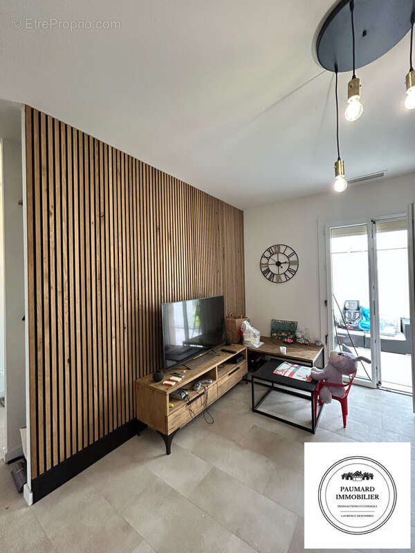 Coin télé - Maison à ROMANS-SUR-ISERE