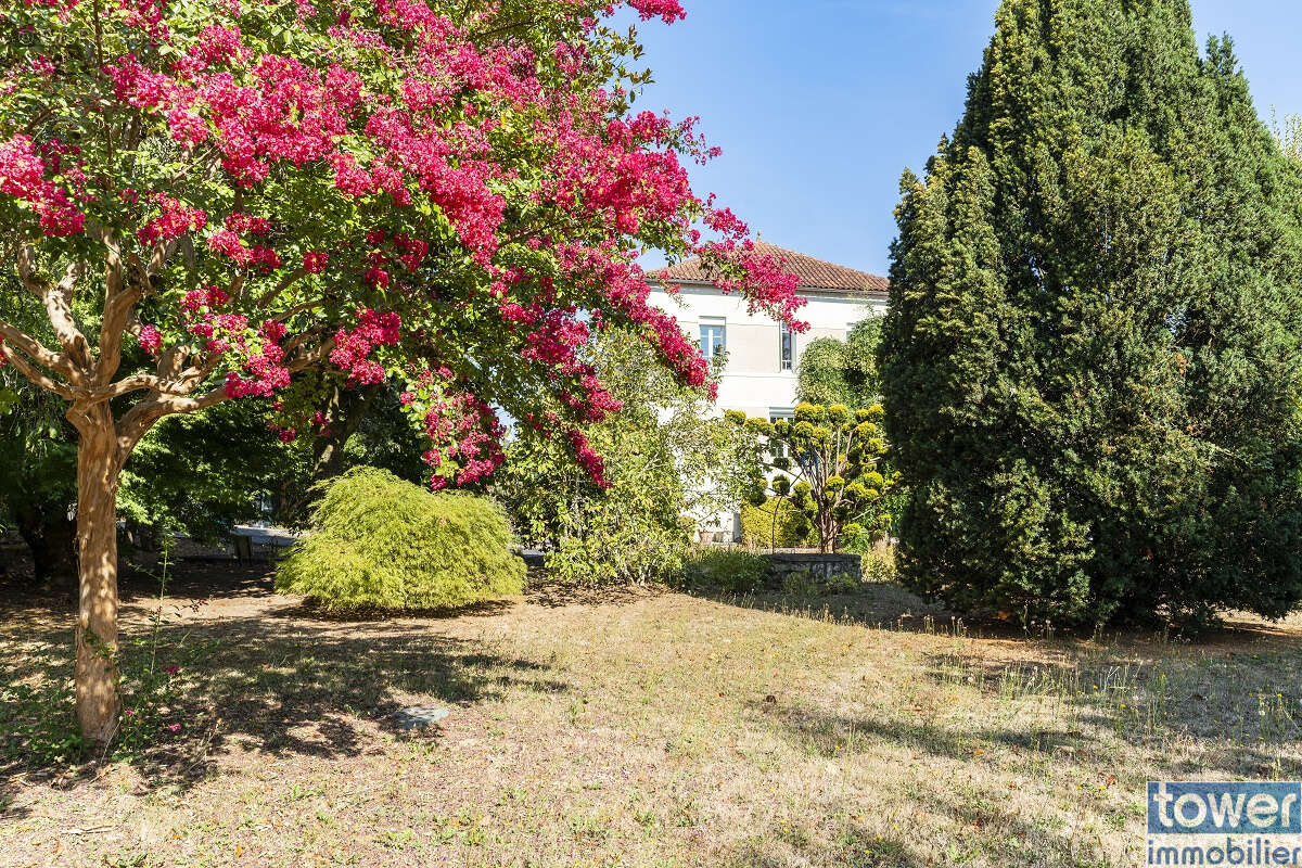 Ensemble immobilier avec maison de maître à Montbron - photo 23