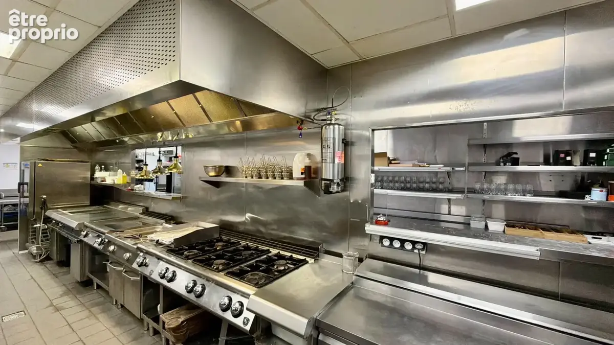A vendre fonds de commerce restaurant 750 m2 idealement situe dans une zone commerciale avec parking la garde - photo 17
