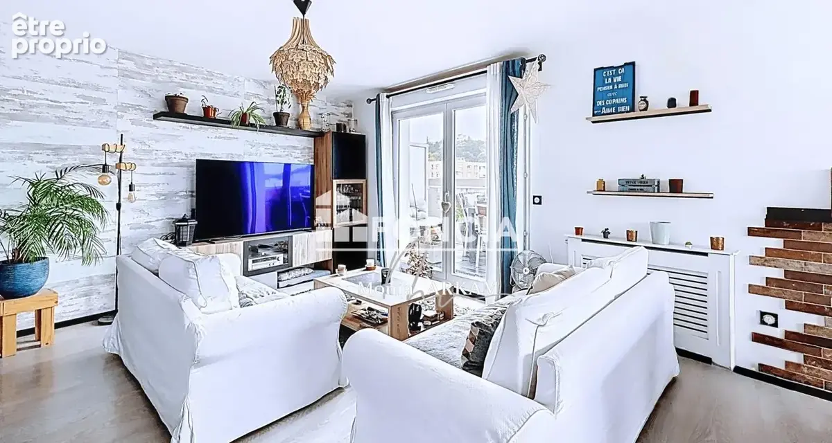 Quartier de l’horloge – grand 4 pièces – 3 chambres – vue ciel - près de 40 m² de pièce de vie – 95 m² d’extérieurs – 5ᵉ étage – - photo 6
