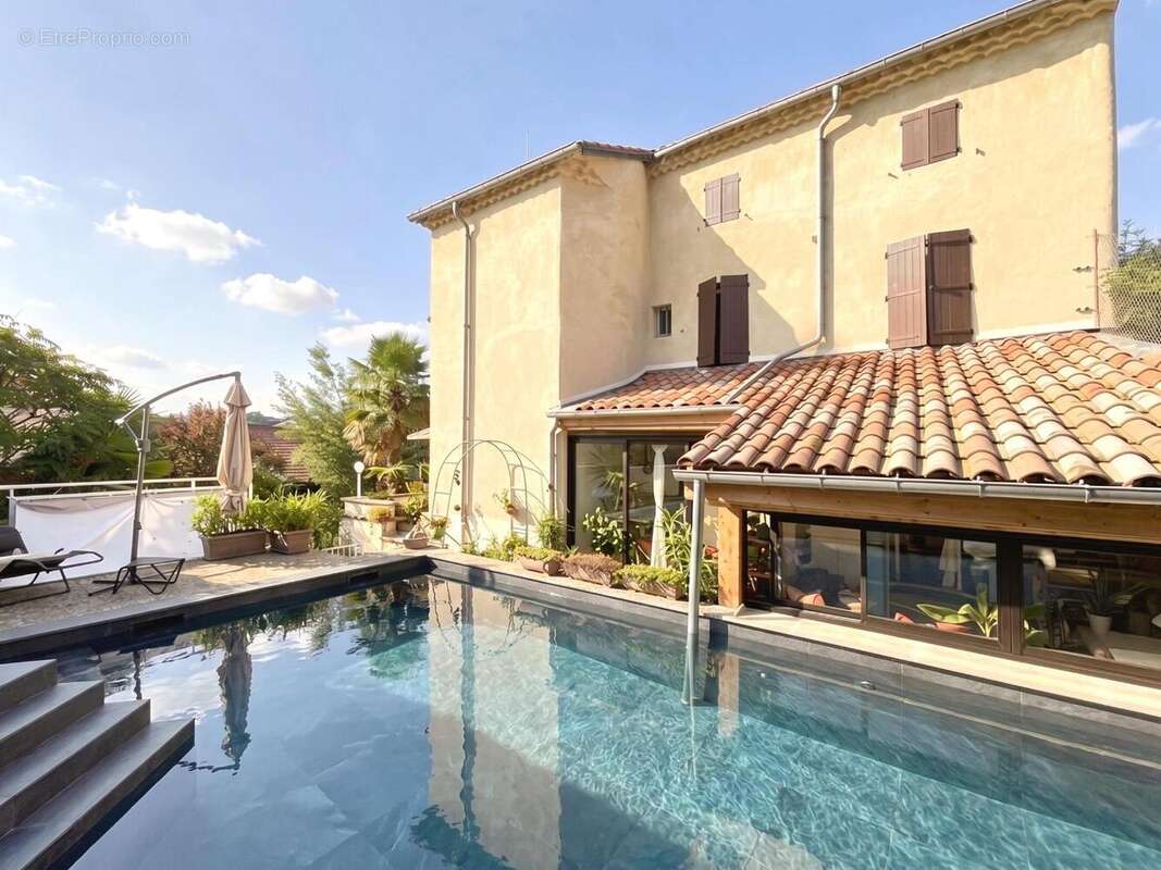   - Appartement à AUBENAS