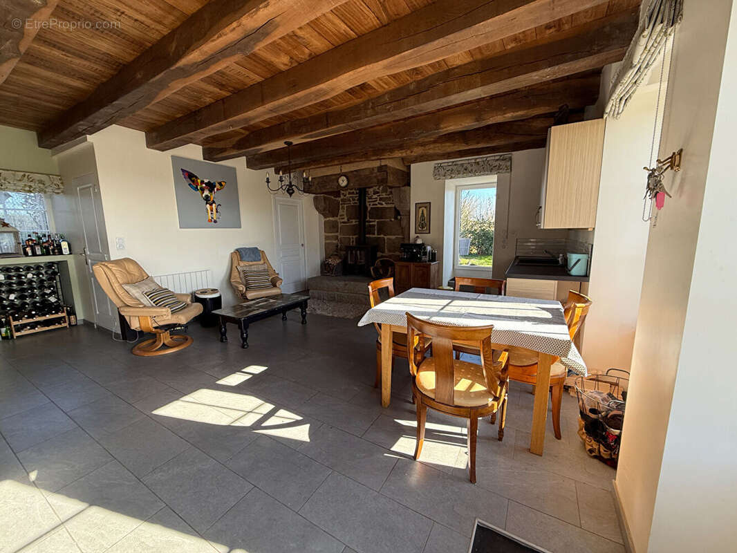 Maison à NOYAL-SOUS-BAZOUGES